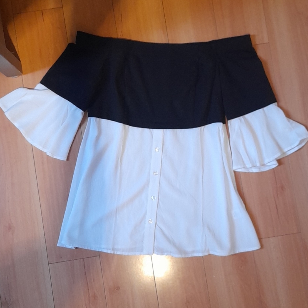 Venus Black and White Off the Shoulder Top